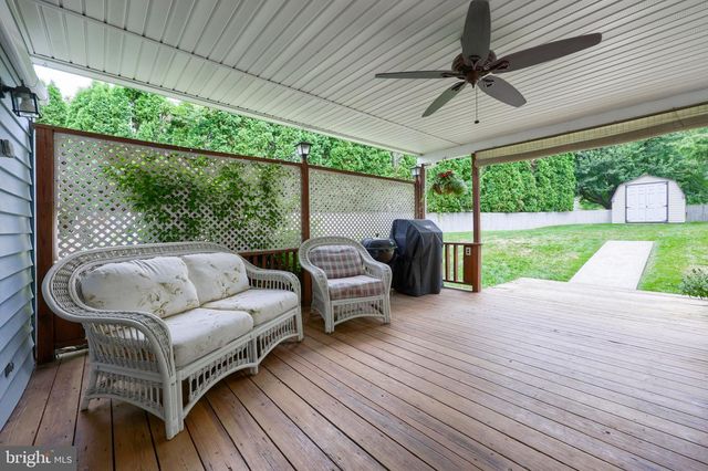 10 LAKEVIEW PL, Lititz, PA 17543
