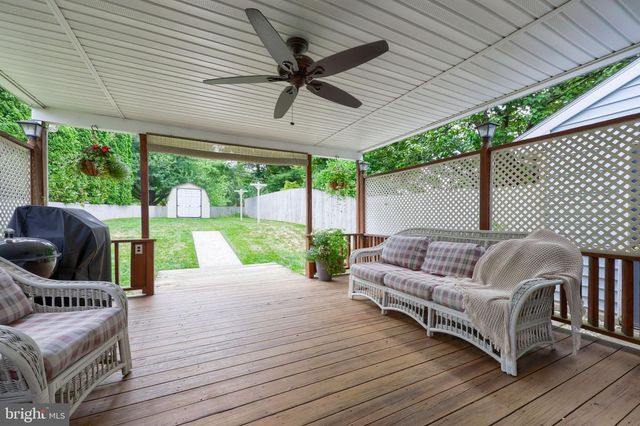 10 LAKEVIEW PL, Lititz, PA 17543