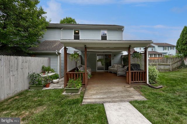 10 LAKEVIEW PL, Lititz, PA 17543