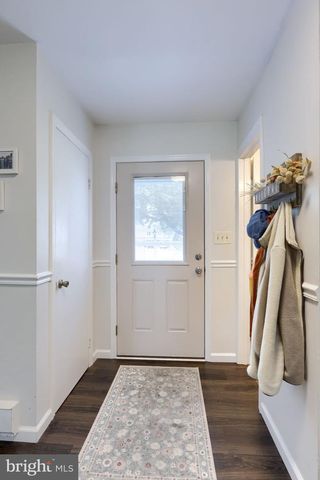 10 LAKEVIEW PL, Lititz, PA 17543