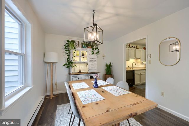 10 LAKEVIEW PL, Lititz, PA 17543