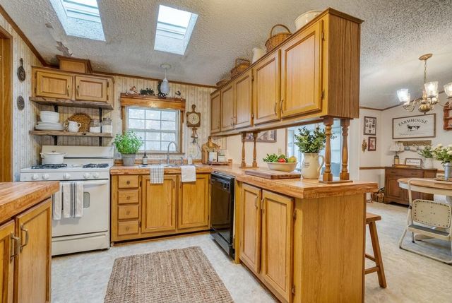 892 S 500 W, Hebron, IN 46341