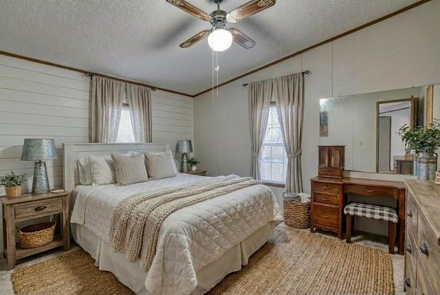 892 S 500 W, Hebron, IN 46341