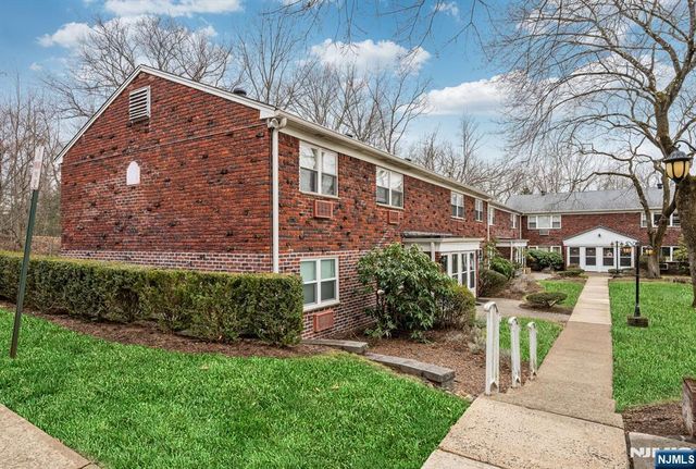 121 Regency Park, Ramsey, NJ 07446