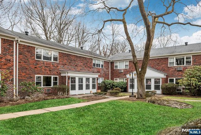 121 Regency Park, Ramsey, NJ 07446