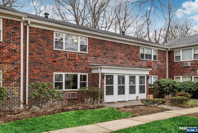 121 Regency Park, Ramsey, NJ 07446