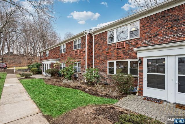 121 Regency Park, Ramsey, NJ 07446