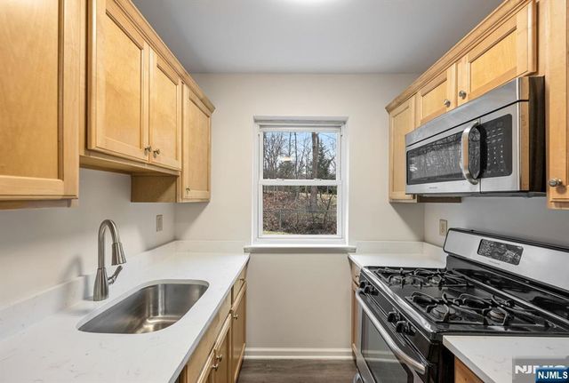 121 Regency Park, Ramsey, NJ 07446