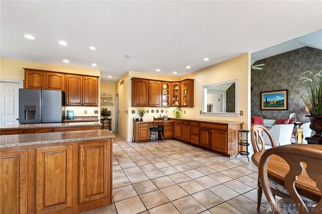 1475 Country Wood Drive, Bellbrook, OH 45440