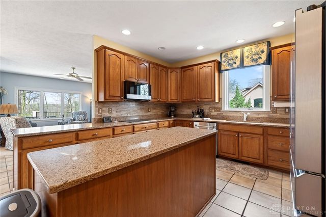 1475 Country Wood Drive, Bellbrook, OH 45440