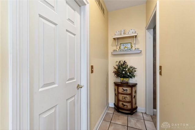 1475 Country Wood Drive, Bellbrook, OH 45440