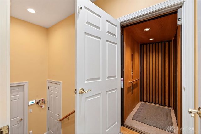 1475 Country Wood Drive, Bellbrook, OH 45440