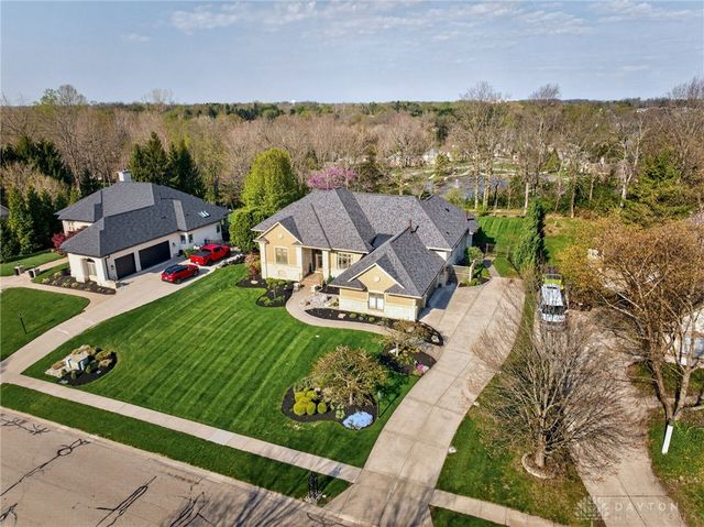 1475 Country Wood Drive, Bellbrook, OH 45440