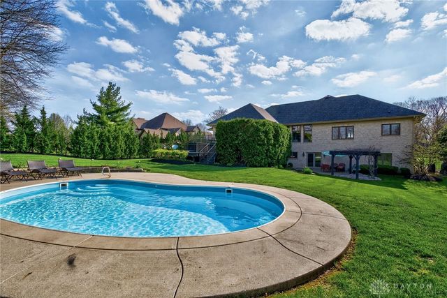 1475 Country Wood Drive, Bellbrook, OH 45440