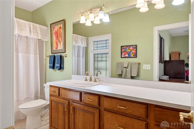 1475 Country Wood Drive, Bellbrook, OH 45440