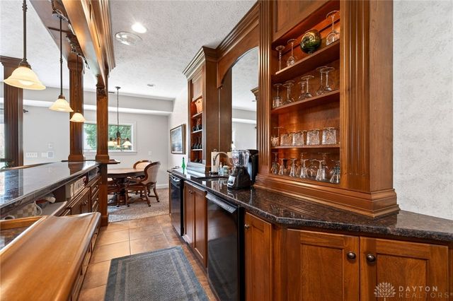 1475 Country Wood Drive, Bellbrook, OH 45440
