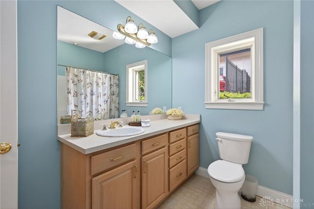 1475 Country Wood Drive, Bellbrook, OH 45440