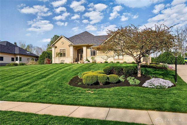 1475 Country Wood Drive, Bellbrook, OH 45440