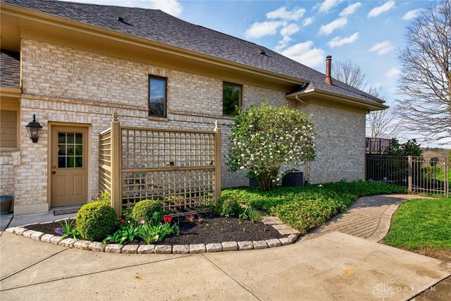 1475 Country Wood Drive, Bellbrook, OH 45440