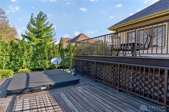 1475 Country Wood Drive, Bellbrook, OH 45440