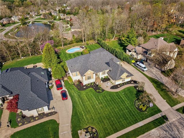 1475 Country Wood Drive, Bellbrook, OH 45440