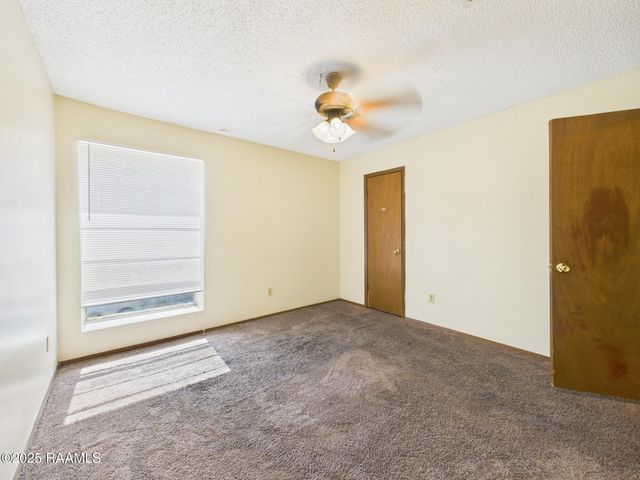 201 High Meadows Boulevard 122, Lafayette, LA 70507