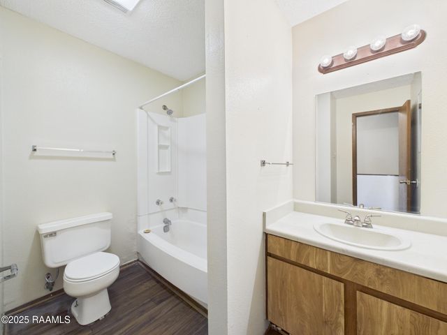 201 High Meadows Boulevard 122, Lafayette, LA 70507