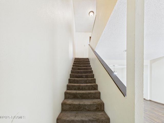 201 High Meadows Boulevard 122, Lafayette, LA 70507