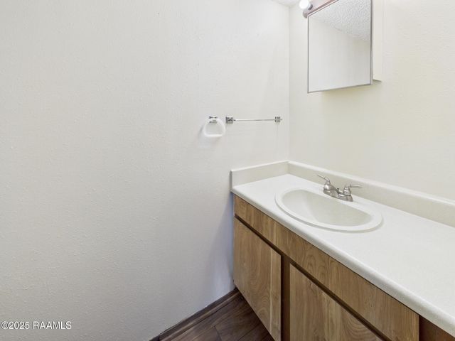 201 High Meadows Boulevard 122, Lafayette, LA 70507