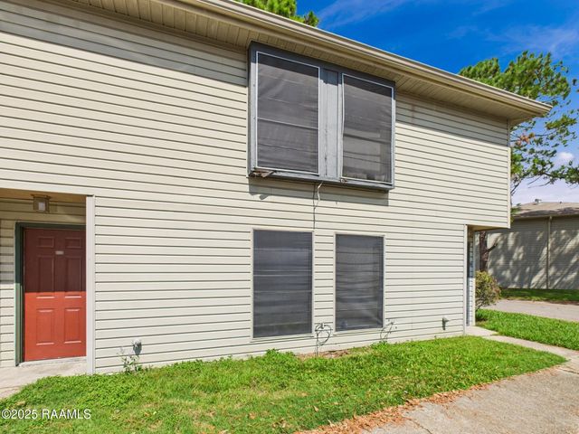201 High Meadows Boulevard 122, Lafayette, LA 70507
