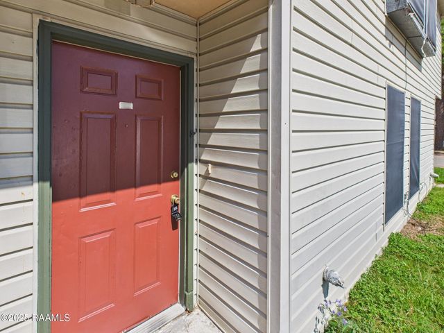 201 High Meadows Boulevard 122, Lafayette, LA 70507