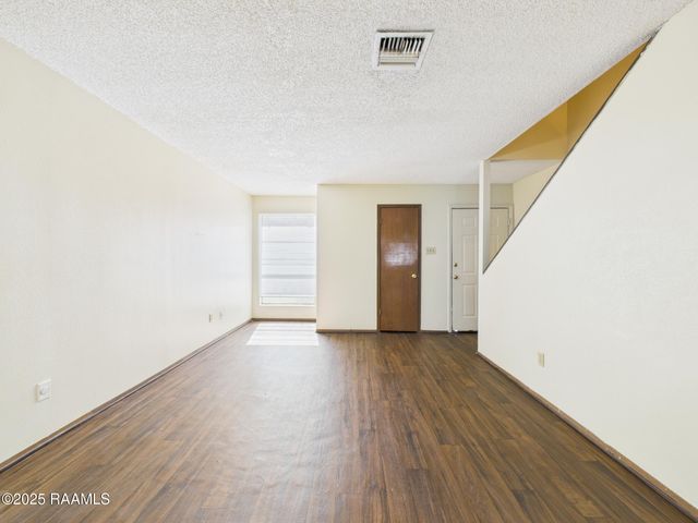 201 High Meadows Boulevard 122, Lafayette, LA 70507