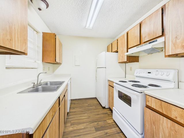 201 High Meadows Boulevard 122, Lafayette, LA 70507