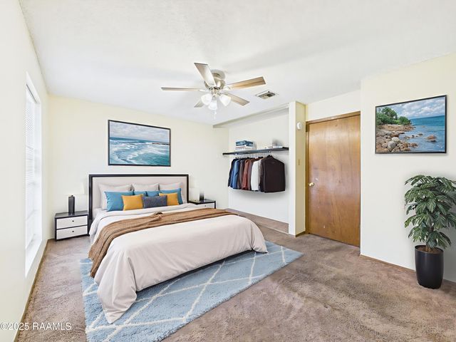 201 High Meadows Boulevard 122, Lafayette, LA 70507