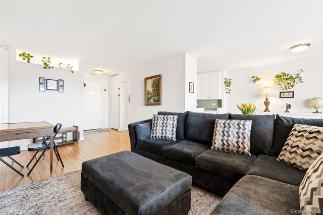 2500 Johnson Avenue 8K, Bronx, NY 10463