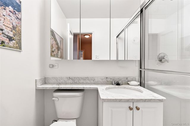 2500 Johnson Avenue 8K, Bronx, NY 10463