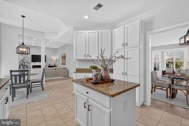 6482 WARWICK CIR, Alexandria, VA 22315