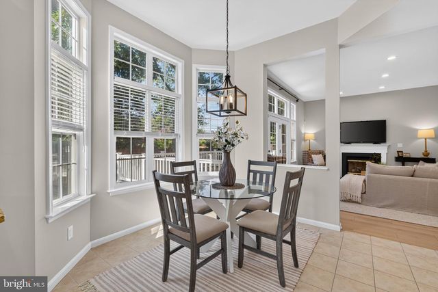 6482 WARWICK CIR, Alexandria, VA 22315