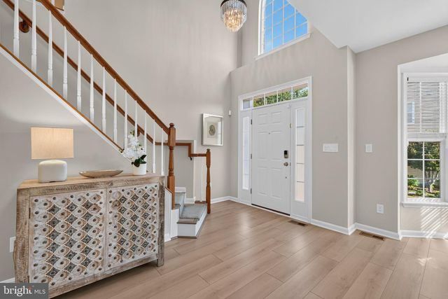 6482 WARWICK CIR, Alexandria, VA 22315