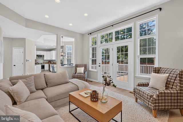 6482 WARWICK CIR, Alexandria, VA 22315