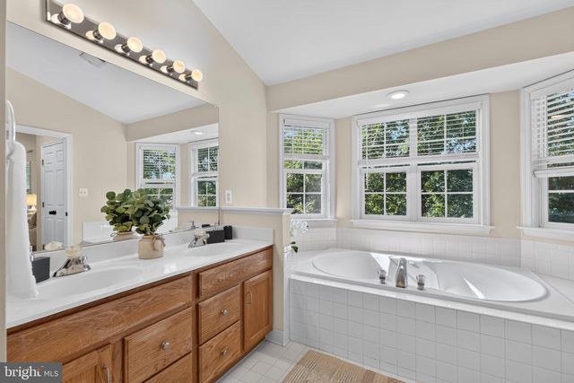 6482 WARWICK CIR, Alexandria, VA 22315