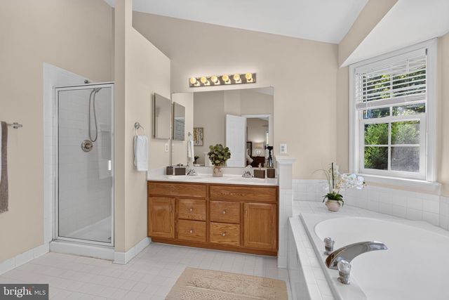 6482 WARWICK CIR, Alexandria, VA 22315