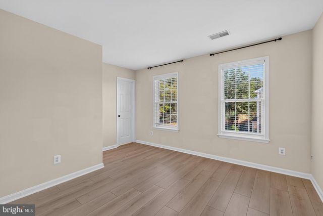 6482 WARWICK CIR, Alexandria, VA 22315