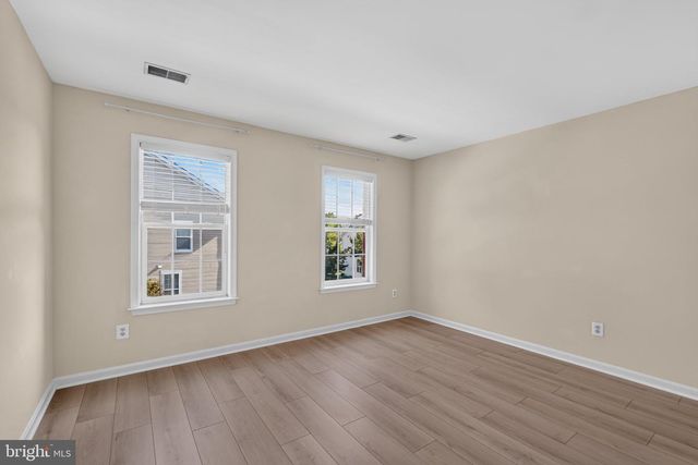 6482 WARWICK CIR, Alexandria, VA 22315