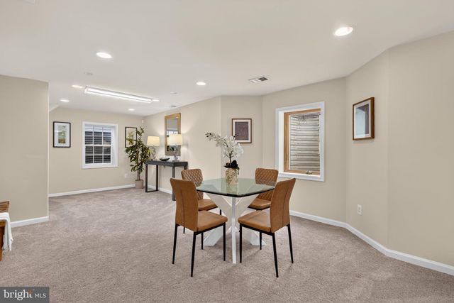 6482 WARWICK CIR, Alexandria, VA 22315
