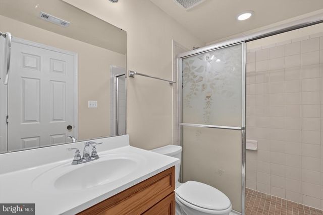 6482 WARWICK CIR, Alexandria, VA 22315