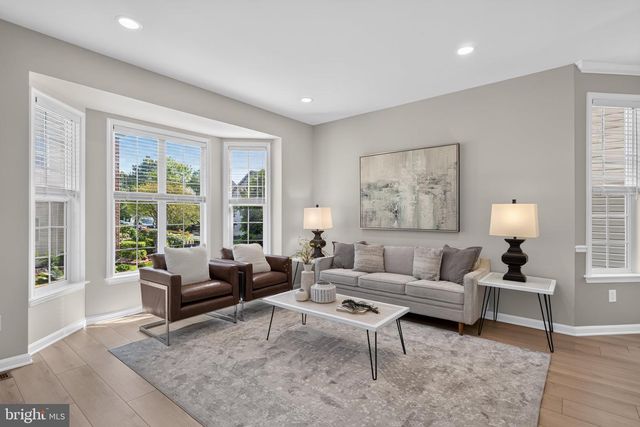 6482 WARWICK CIR, Alexandria, VA 22315