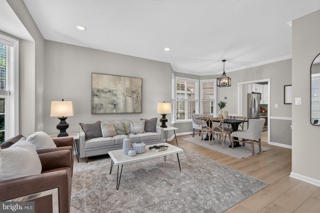 6482 WARWICK CIR, Alexandria, VA 22315