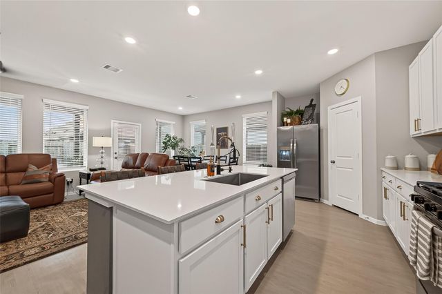 923 Heaven Drive, Beasley, TX 77417