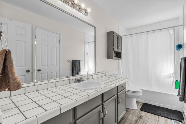 6638 S MILFOIL CIR, West Jordan, UT 84081
